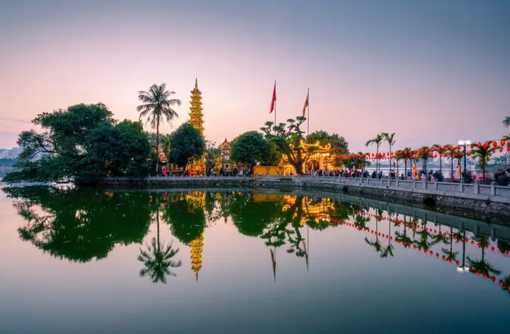 Cẩm Nang Di Tích Lịch Sử Việt Nam: 15 Địa Điểm Tiêu Biểu Khám Phá Truyền Thống Dân Tộc Cẩm Nang Di Tích Lịch Sử Việt Nam: 15 Địa Điểm Tiêu Biểu Khám Phá Truyền Thống Dân Tộc