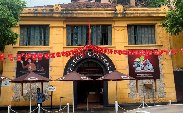 Tích Nhà Tù Hỏa Lò: Lịch Sử, Giá Trị Và Cách Tham Quan Tích Nhà Tù Hỏa Lò: Lịch Sử, Giá Trị Và Cách Tham Quan