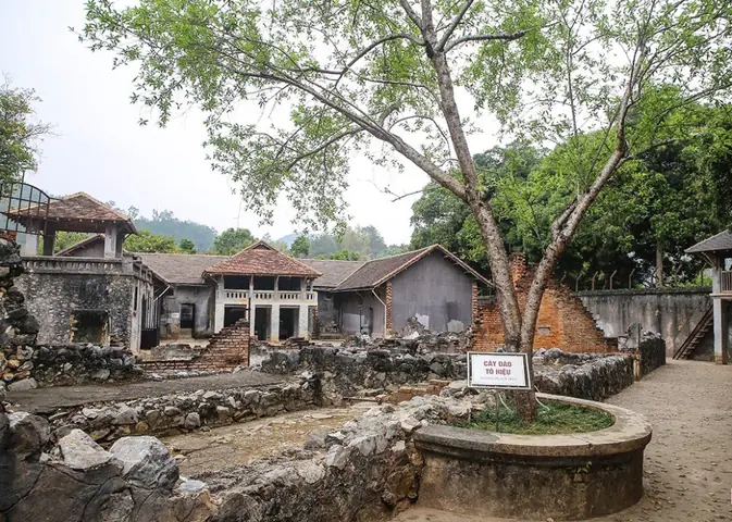 Tích Nhà Tù Sơn La: Lịch Sử Đau Thương Và Ý Chí Bất Khuất