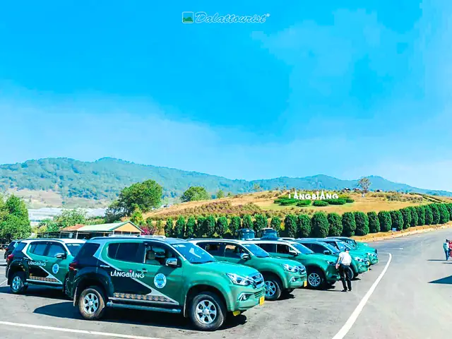 Hướng Dẫn Chi Tiết Trải Nghiệm Đi Xe Jeep Lên Đỉnh Langbiang