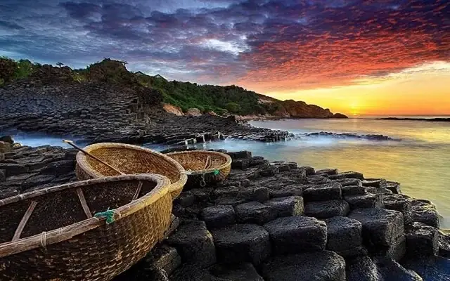 Địa Điểm Du Lịch Phú Yên: Cẩm Nang Khám Phá Vùng Đất "xứ Nghệ" Tươi Đẹp