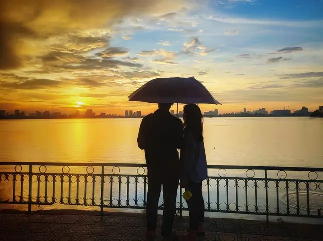 Khám Phá 10 Địa Điểm Hẹn Hò Lãng Mạn Ở Hà Nội Cho Cặp Đôi
