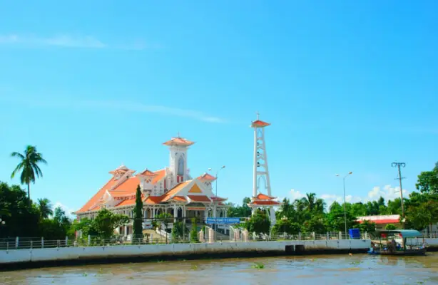 Cẩm Nang Địa Điểm Vui Chơi Hậu Giang: Khám Phá Vẻ Đẹp & Trải Nghiệm Miền Tây Sông Nước Cẩm Nang Địa Điểm Vui Chơi Hậu Giang: Khám Phá Vẻ Đẹp & Trải Nghiệm Miền Tây Sông Nước