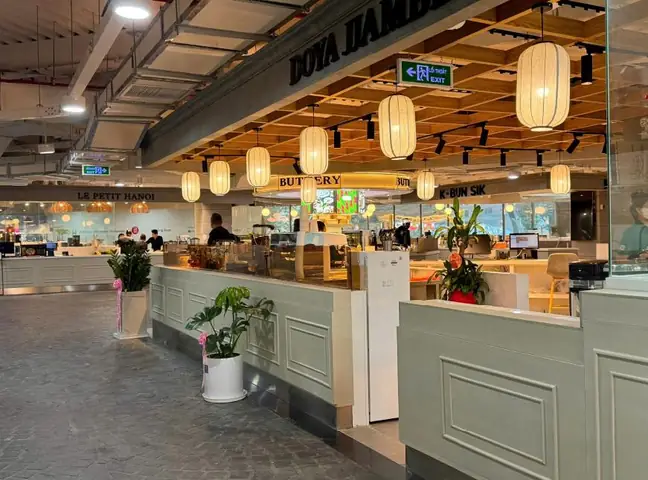 Diamond Plaza Có Đồ Ăn Gì? Khám Phá Toàn Bộ Quán Ăn & Ẩm Thực Tại Trung Tâm Thương Mại Này