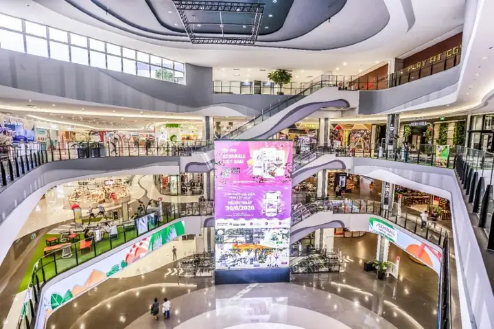 Diamond Plaza Có Đồ Ăn Gì? Khám Phá Toàn Bộ Quán Ăn & Ẩm Thực Tại Trung Tâm Thương Mại Này