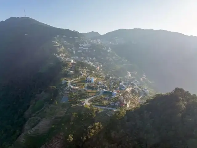 Cẩm Nang 15+ Điểm Du Lịch Quanh Hà Nội 100km: Khám Phá Thiên Nhiên & Văn Hóa