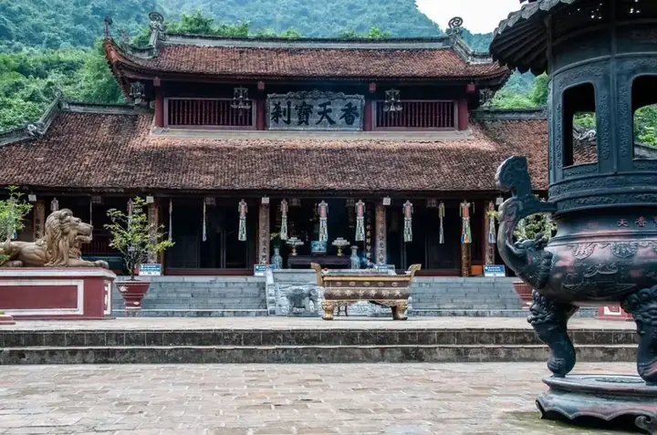 Cẩm Nang 15+ Điểm Du Lịch Quanh Hà Nội 100km: Khám Phá Thiên Nhiên & Văn Hóa