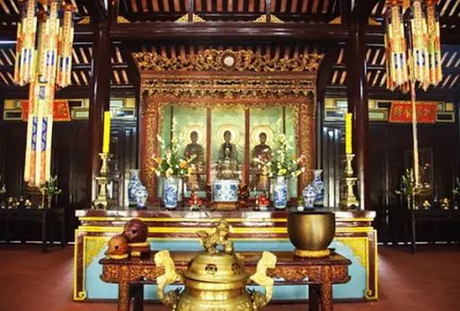 Điện Đại Hùng Chùa Thiên Mụ Huế: Review Chi Tiết Kiến Trúc Gỗ Quý Giá