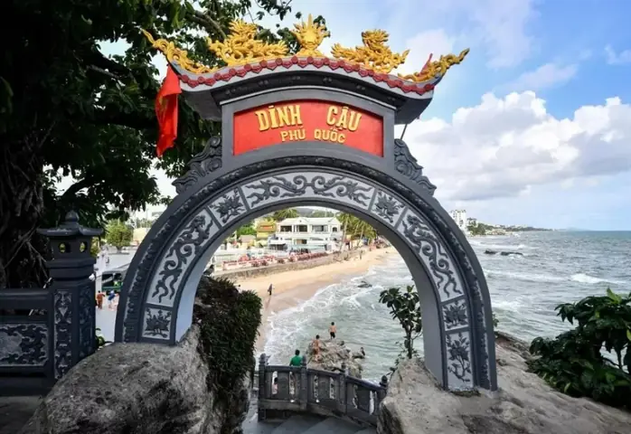 Dinh Cậu Dinh Bà Phú Quốc: Hướng Dẫn Tham Quan Chi Tiết Và Lịch Sử Dinh Cậu Dinh Bà Phú Quốc: Hướng Dẫn Tham Quan Chi Tiết Và Lịch Sử