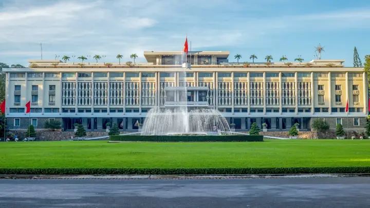 Dinh Độc Lập: Lịch Sử, Kiến Trúc & Thông Tin Tham Quan
