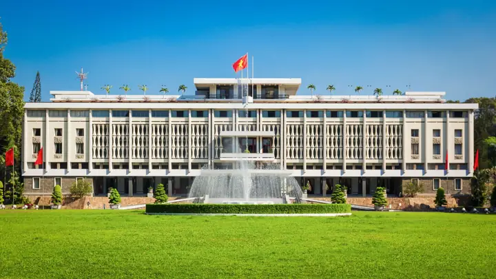 Dinh Độc Lập: Lịch Sử, Kiến Trúc & Thông Tin Tham Quan Dinh Độc Lập: Lịch Sử, Kiến Trúc & Thông Tin Tham Quan
