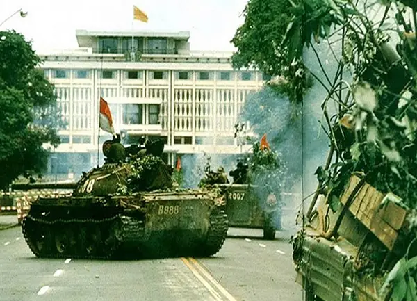 Dinh Độc Lập: Lịch Sử, Kiến Trúc & Thông Tin Tham Quan Dinh Độc Lập: Lịch Sử, Kiến Trúc & Thông Tin Tham Quan