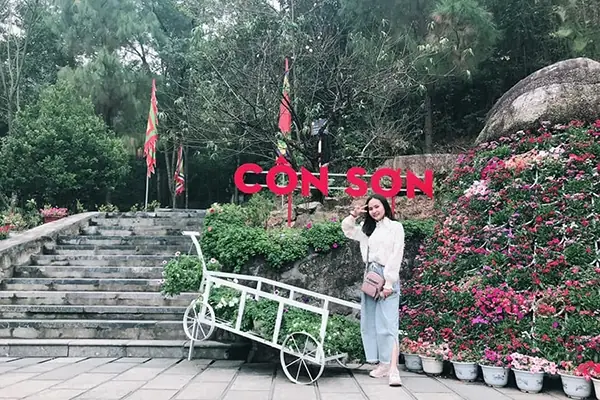 Hướng Dẫn Du Lịch Côn Sơn – Kiếp Bạc: Kinh Nghiệm Thực Tế Hướng Dẫn Du Lịch Côn Sơn – Kiếp Bạc: Kinh Nghiệm Thực Tế