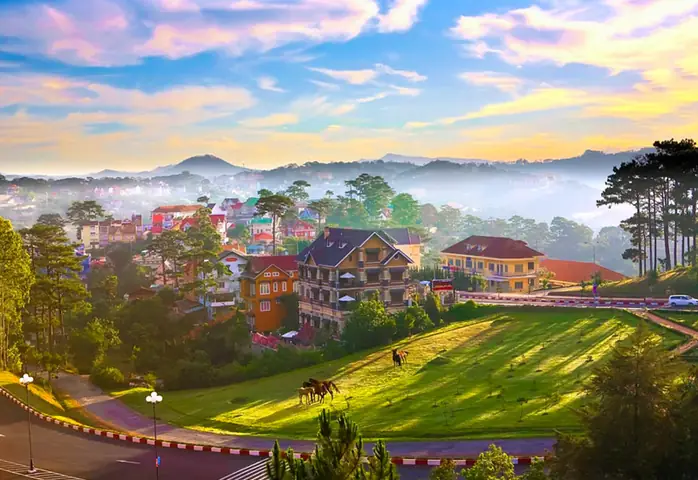 Du Lịch Đà Lạt Tháng 10: Khám Phá Mùa Thu Dễ Chịu Và Sự Kiện Hấp Dẫn Du Lịch Đà Lạt Tháng 10: Khám Phá Mùa Thu Dễ Chịu Và Sự Kiện Hấp Dẫn