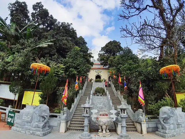 Cẩm Nang Du Lịch Ba Vì 1 Ngày: Khám Phá Đền Thượng, Vườn Quốc Gia Và Làng Văn Hóa Cẩm Nang Du Lịch Ba Vì 1 Ngày: Khám Phá Đền Thượng, Vườn Quốc Gia Và Làng Văn Hóa