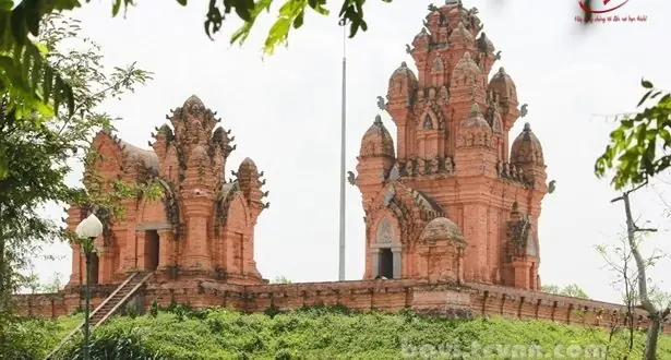 Cẩm Nang Du Lịch Ba Vì 1 Ngày: Khám Phá Đền Thượng, Vườn Quốc Gia Và Làng Văn Hóa Cẩm Nang Du Lịch Ba Vì 1 Ngày: Khám Phá Đền Thượng, Vườn Quốc Gia Và Làng Văn Hóa