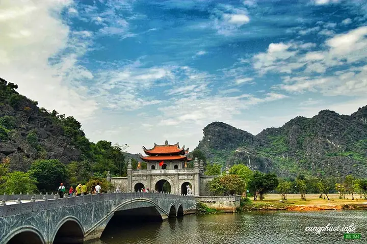 Du Lịch Hoa Lư Ninh Bình: Cẩm Nang Khám Phá Thành Phố Di Sản Văn Hóa