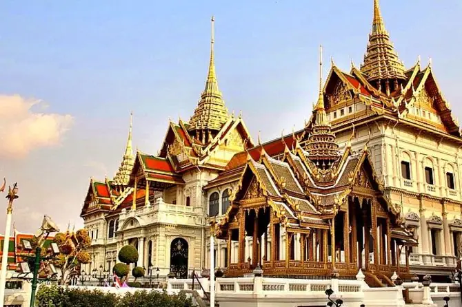 Hoàng Cung Thái Lan: Cẩm Nang Tham Quan Chi Tiết Nhất