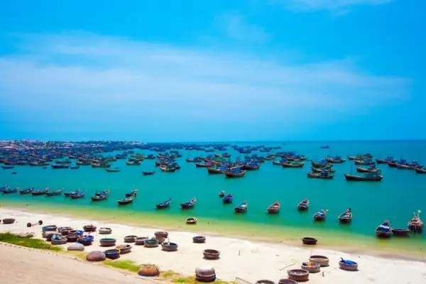 Du Lịch Mũi Né 2 Ngày 1 Đêm: Hành Trình Khám Phá Biển Xanh Và Văn Hoá Địa Phương