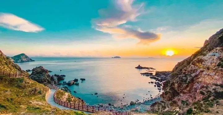 Kinh Nghiệm Du Lịch Quy Nhơn Tự Túc: Lịch Trình Ăn Uống Chi Phí