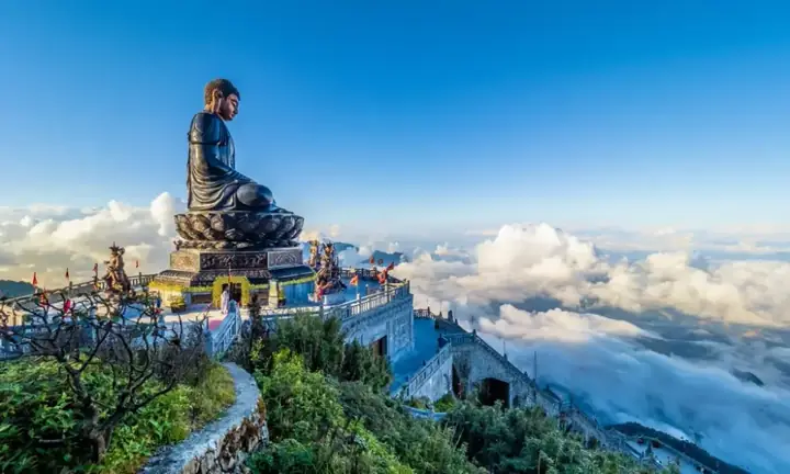 Du Lịch Tâm Linh Việt Nam: Hành Trình Tìm Lại Chính Mình Giữa Những Miền Đất Thiêng