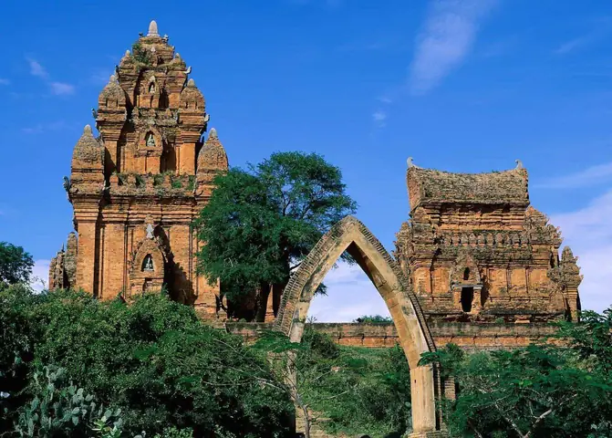 Khám Phá Tháp Chàm Ninh Thuận – Di Tích Chăm Cho Du Lịch