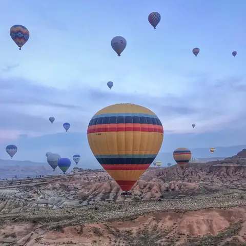 Cẩm Nang Du Lịch Cappadocia: Trải Nghiệm Bay Khinh Khí Cầu Đỉnh Cao Từ A Đến Z