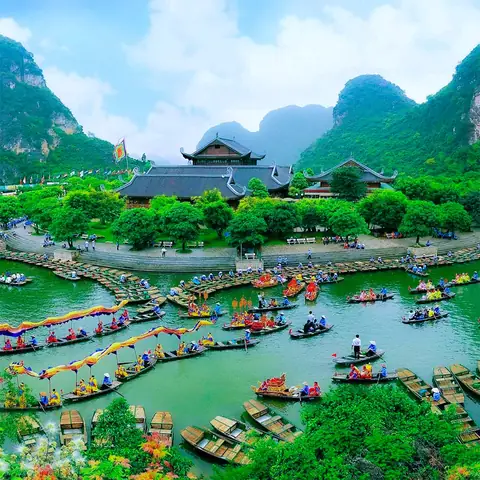 Tour Tràng An 1 Ngày: Lịch Trình & Kinh Nghiệm
