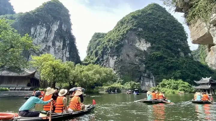 Du Lịch Tràng An Ninh Bình: Cẩm Nang Khám Phá Di Sản Thiên Nhiên Và Văn Hóa