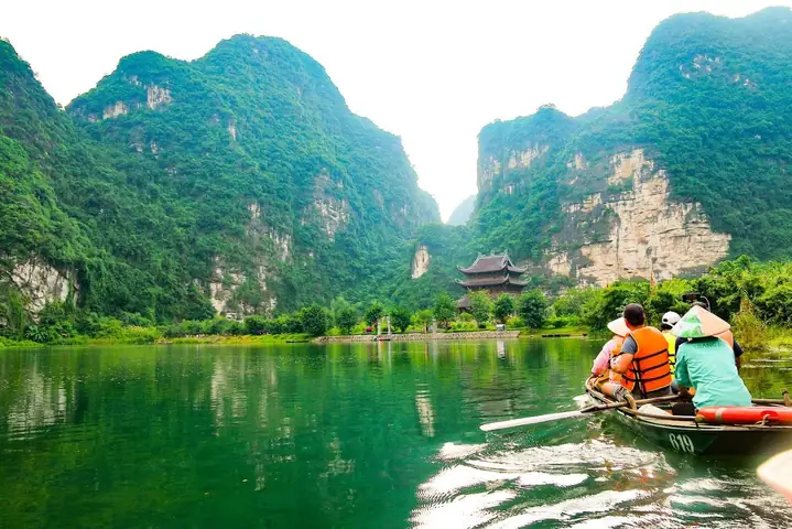 Du Lịch Tràng An Ninh Bình: Cẩm Nang Khám Phá Di Sản Thiên Nhiên Và Văn Hóa