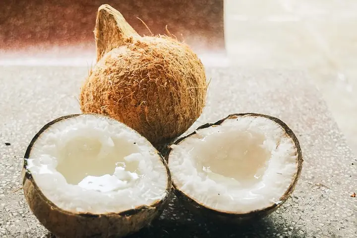 Dừa Sáp Bao Nhiêu 1 Trái? Giá, Trọng Lượng Và Cách Tính Chi Phí