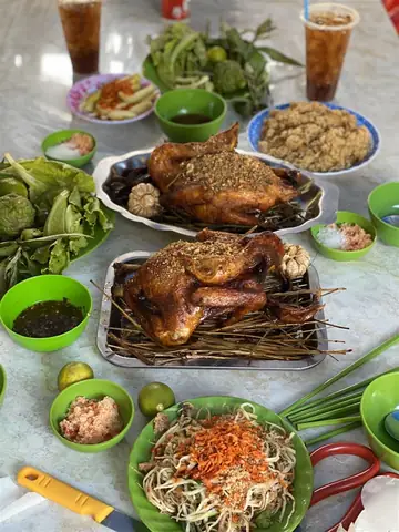 Gà Đốt Ô Thum Danh Hây: Bí Quyết Thưởng Thức Món Ăn Đặc Sắc Từ Vùng Cao