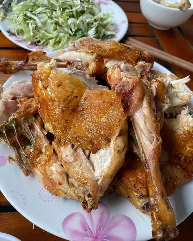 Gà Nướng Cây Bàng Dĩ An – Hướng Dẫn Chi Tiết Cách Làm, Nguồn Gốc Và Bí Quyết Giữ Hương Vị Truyền Thống