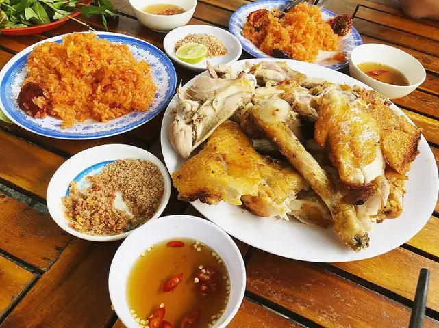 Gà Nướng Cây Bàng Dĩ An – Hướng Dẫn Chi Tiết Cách Làm, Nguồn Gốc Và Bí Quyết Giữ Hương Vị Truyền Thống