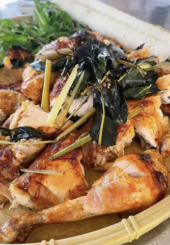 Khám Phá Gà Nướng Cơm Lam Cô Sinh – Hương Vị Núi Rừng Độc Đáo