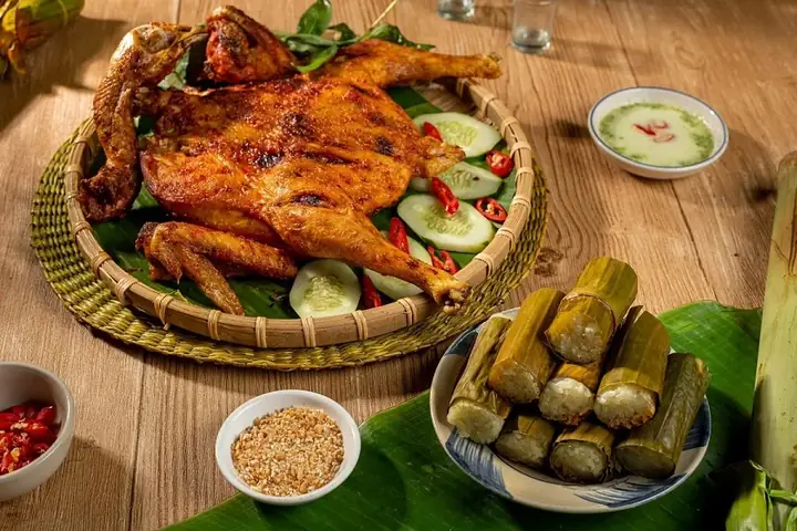 10 Quán Gà Nướng Cơm Lam Đà Lạt Ngon & View Xịn