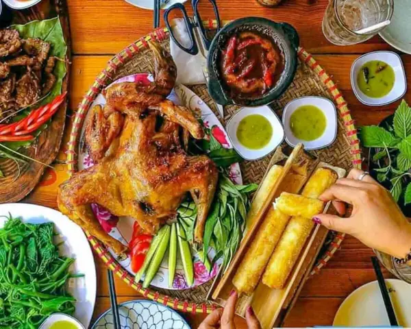 Gà Nướng Cơm Lam Hương Đồng – Hướng Dẫn Chi Tiết Cách Làm Món Ăn Truyền Thống Ngon Lành Gà Nướng Cơm Lam Hương Đồng – Hướng Dẫn Chi Tiết Cách Làm Món Ăn Truyền Thống Ngon Lành