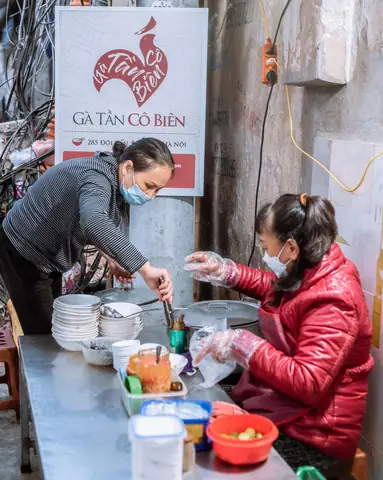 Khám Phá Gà Tần Cô Biên Đội Cấn: Cách Thưởng Thức Và Địa Chỉ
