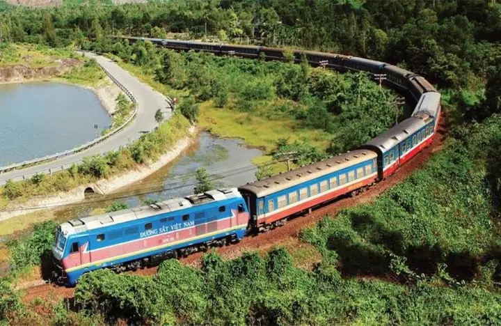 Cẩm Nang Hoàn Chỉnh Về Ga Xe Lửa Thành Phố Hồ Chí Minh: Từ Lịch Sử Đến Kinh Nghiệm Di Chuyển