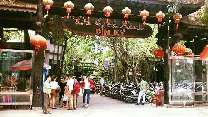 Đánh Giá Chi Tiết Hồ Bơi Dìn Ký Bình Dương: Giá Vé, Trải Nghiệm Thực Tế & Mẹo Đến Đây