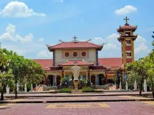 Cẩm Nang Tham Quan Nhà Thờ Fatima Bình Triệu: Giờ Lễ, Lịch Sử & Kinh Nghiệm Du Lịch 2026