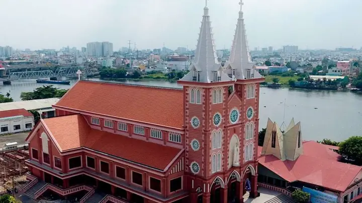 Cẩm Nang Tham Quan Nhà Thờ Fatima Bình Triệu: Giờ Lễ, Lịch Sử & Kinh Nghiệm Du Lịch 2026