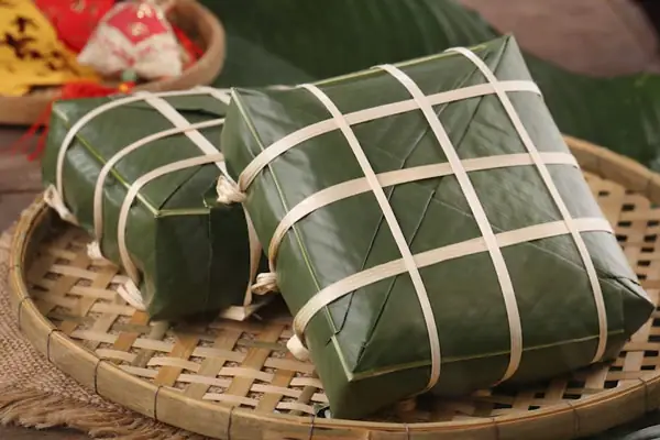 Bánh Chưng Ngày Tết: Cẩm Nang Trải Nghiệm Văn Hóa & Kỹ Thuật Gói Bánh Chuẩn Vị