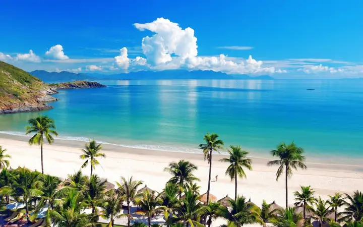 Khám Phá Bãi Biển Nha Trang: Hướng Dẫn Du Lịch Chi Tiết