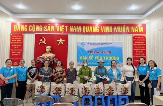 Cẩm Nang Chợ Bến Thành: Hành Trình 200 Năm Từ Bến Sông Đến Biểu Tượng Sài Gòn