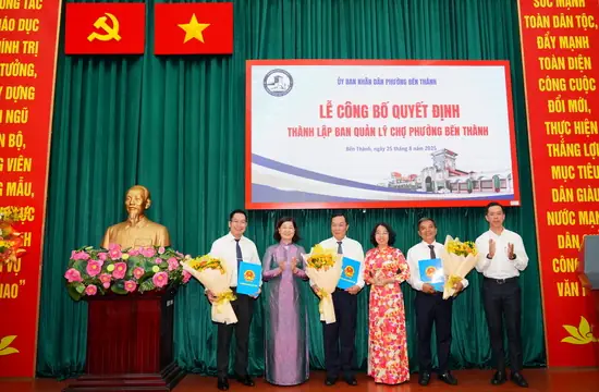 Cẩm Nang Chợ Bến Thành: Hành Trình 200 Năm Từ Bến Sông Đến Biểu Tượng Sài Gòn Cẩm Nang Chợ Bến Thành: Hành Trình 200 Năm Từ Bến Sông Đến Biểu Tượng Sài Gòn