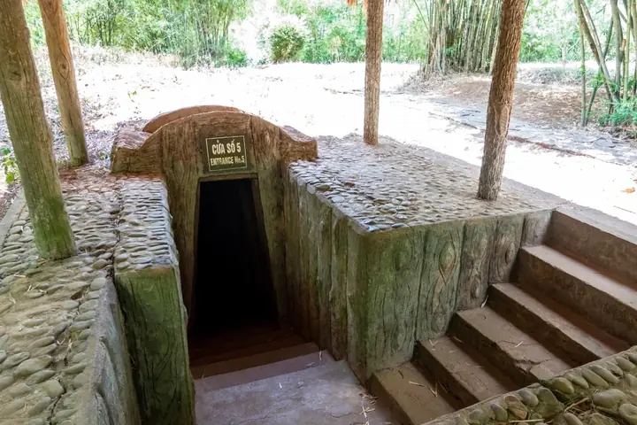 Địa Đạo Củ Chi: Khám Phá Khu Di Tích Lịch Sử Và Chiến Khu Rừng Sác