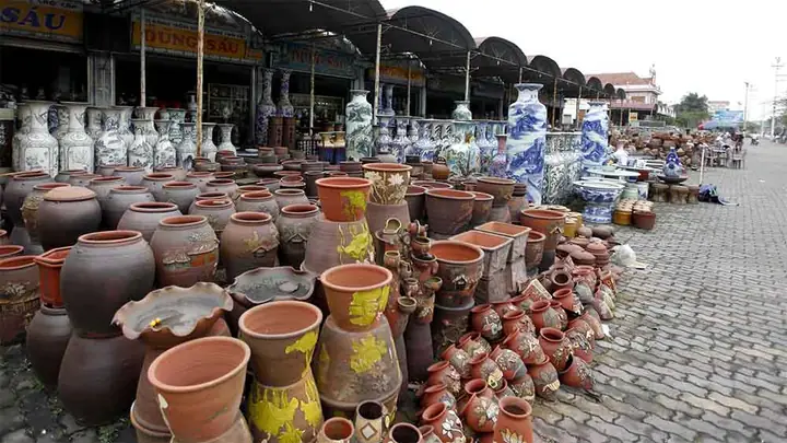 Khám Phá Lịch Sử Và Nét Đặc Sắc Của Làng Gốm Bát Tràng