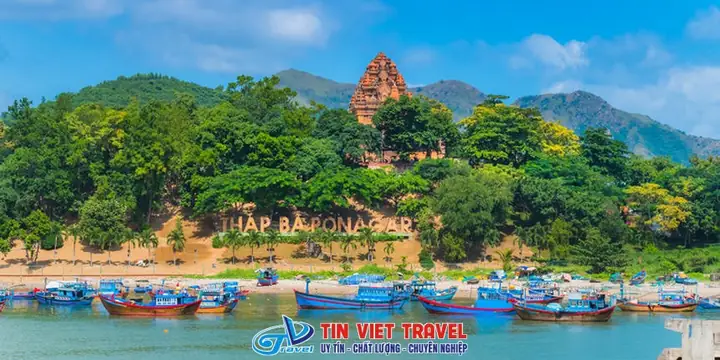 Tháp Bà Ponagar Nha Trang: Cẩm Nang Tham Quan Chi Tiết