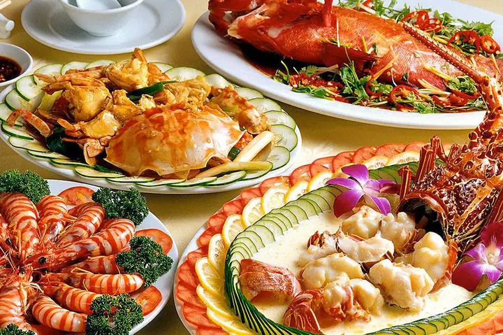 Hải Sản Biển Đông Cần Thơ: Tinh Hoa Đất Mũi Và Trải Nghiệm Ẩm Thực Không Thể Bỏ Lỡ